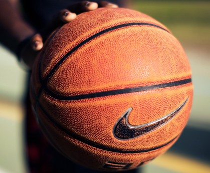 开云体育入口-锡安，雷霆时代的暴力美学与篮球进化论