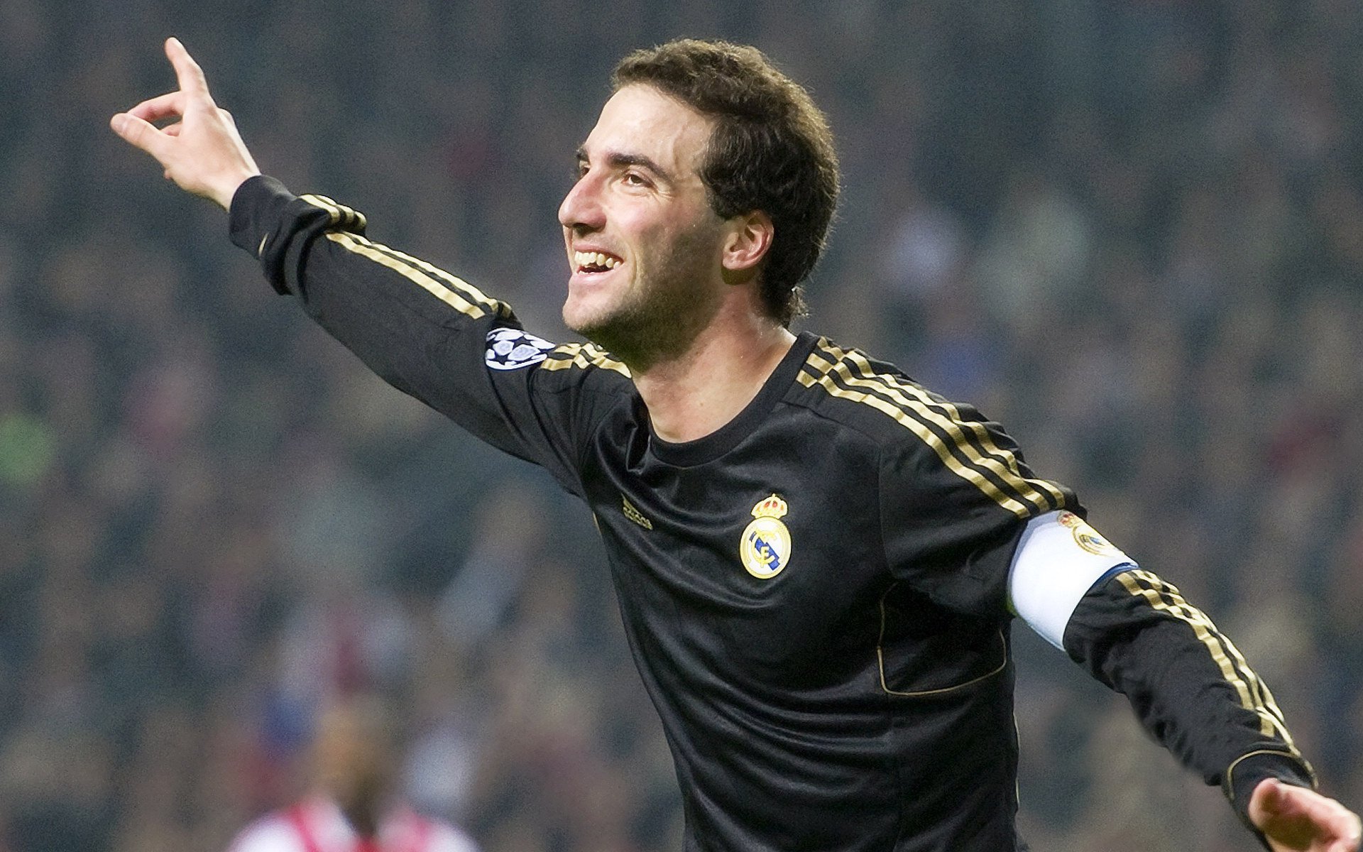 英格拉姆惊艳四座,雷霆击溃掘金,青春风暴下的联盟权力更迭