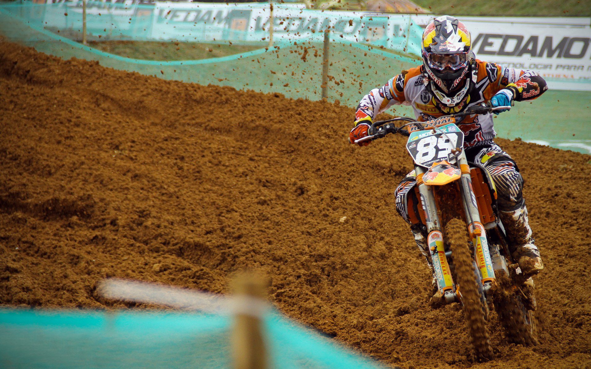 伊萨克爆发,新西兰强行终结哥伦比亚,南太平洋棋局的地缘裂变